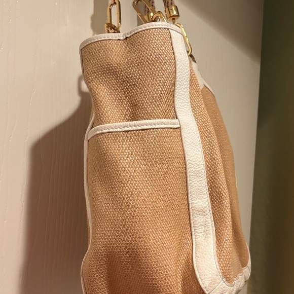 Tory Burch Beige and White Tote with Gold Accents - Picture 4 of 12
